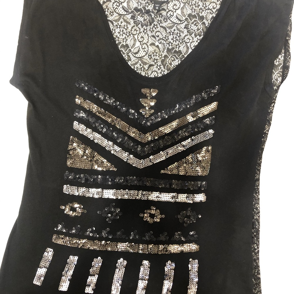 Express sequin design lace tee